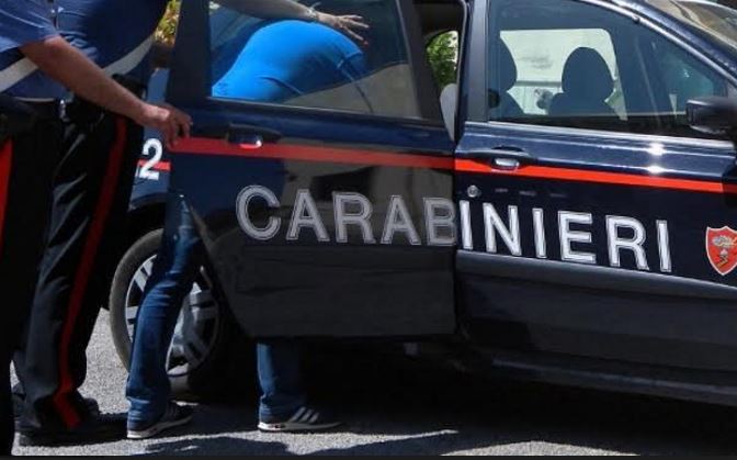Calci e pugni alla ex fidanzata, arresto a Buccinasco