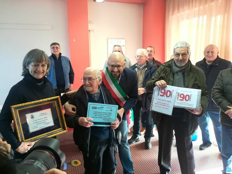 Festa a sorpresa per i 90 anni di Giuliano Fabbi