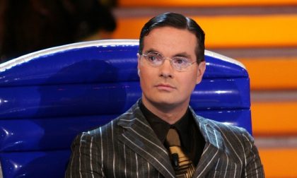 Manifesti di Papalia drag queen, Klaus Davi multato: "Lo Stato fa schifo"