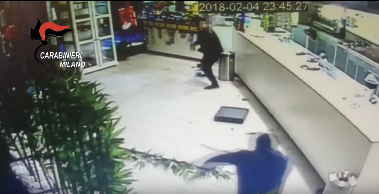 Segrate, assalto al sushi bar. I dipendenti si difendono a coltellate  (Video)