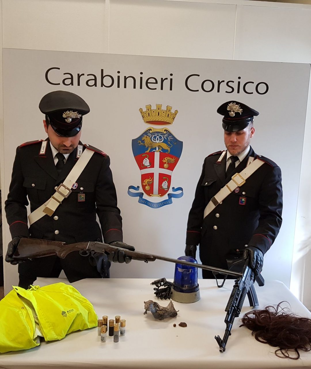 In manette il ladro che si fingeva poliziotto