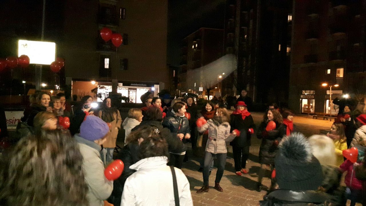 Stop violenza sulle donne, in 150 in piazza a Corsico (VIDEO)