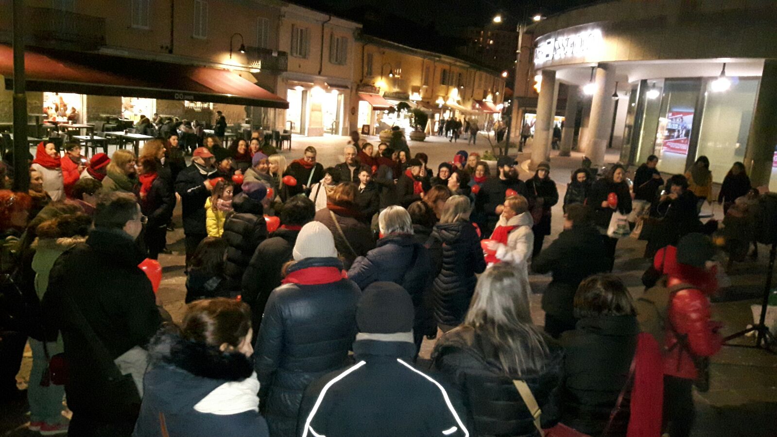 Stop violenza sulle donne, in 150 in piazza a Corsico