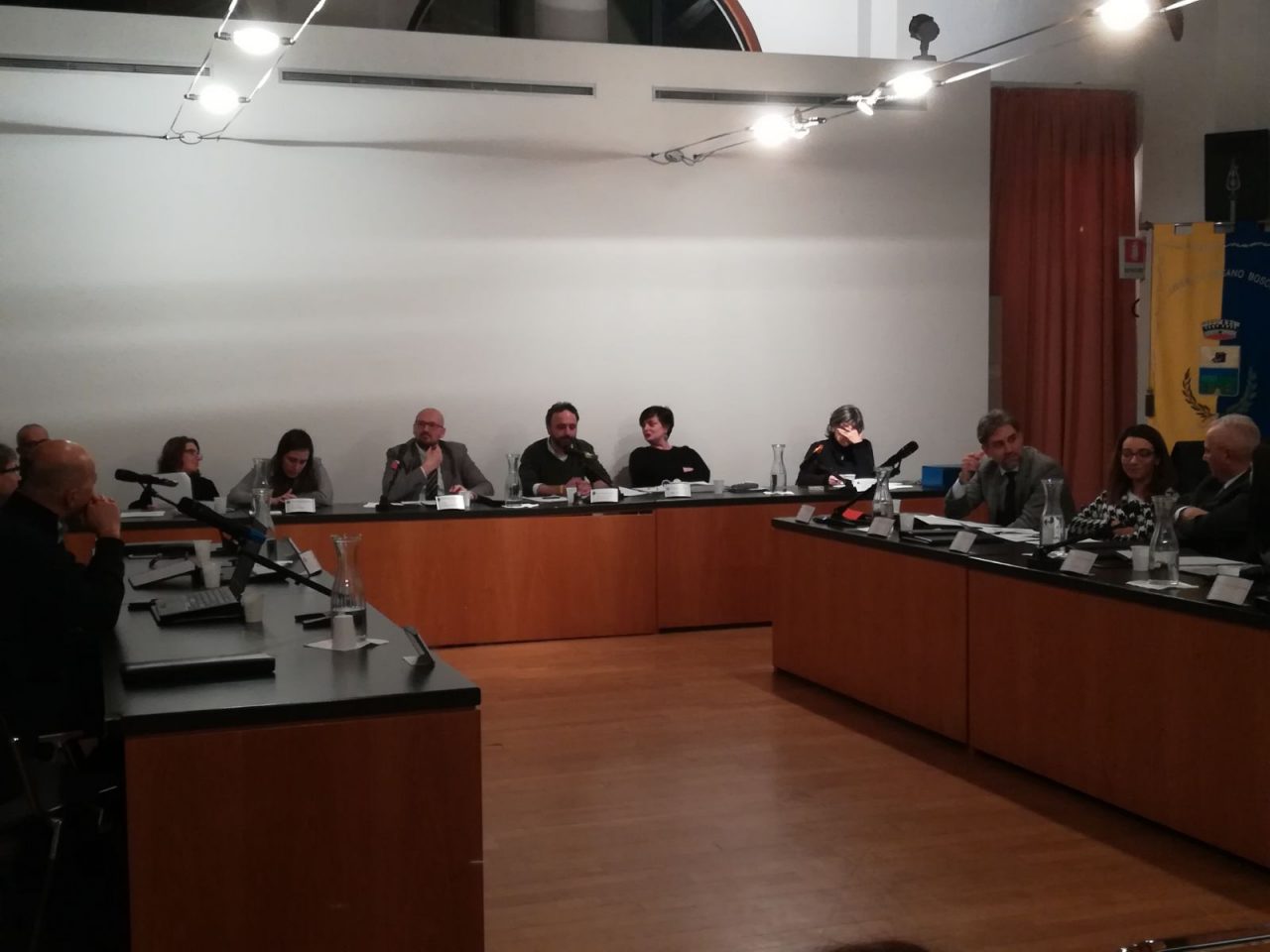 Consiglio comunale a tarallucci e vino (dolce) a Cesano