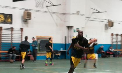 Razzismo nel basket | Caso Kisonga, la Federazione: "Tutti gli atleti con la maglia nera in campo"