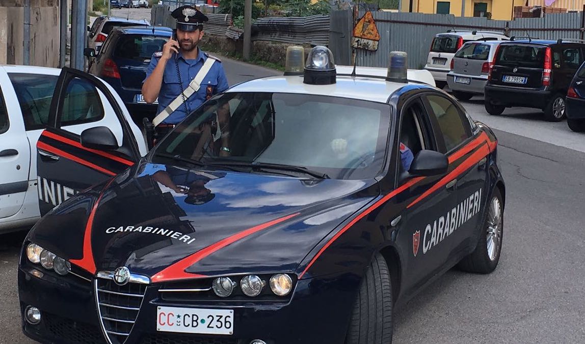 Furto di vestiti al Carrefour, arrestati