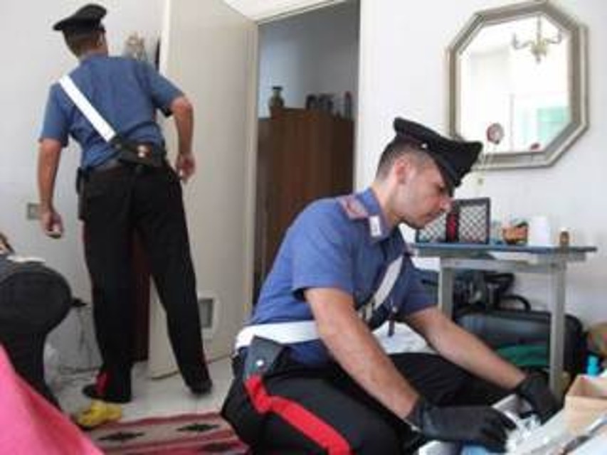 Sorpreso mentre cedeva una dose in via Curiel a Corsico: arrestato spacciatore di 18 anni