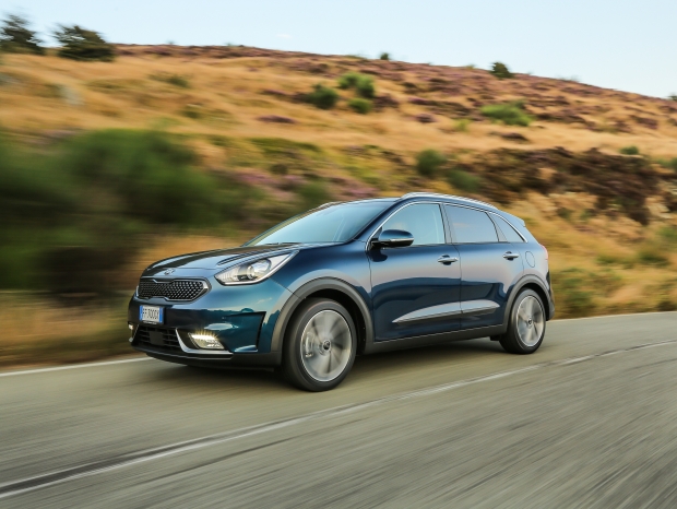 KIA vola in Europa grazie a ibride e compatte