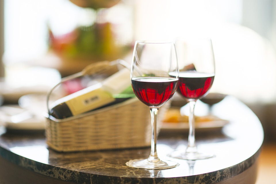 Quali sono le proprietà del vino e come consumarlo