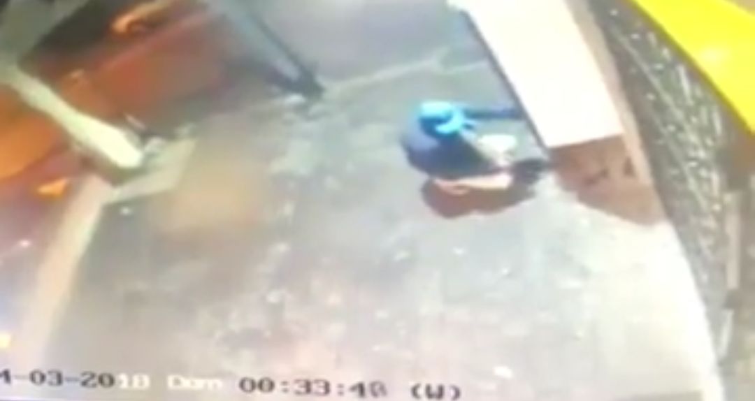 Tenta di rubare ancora nel bar a Pieve, proprietario esasperato: “Ora basta”