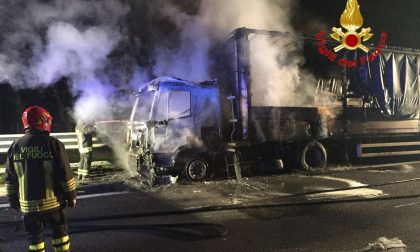 Tir in fiamme: chiusa la Tangenziale Ovest (FOTO)