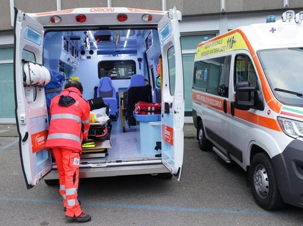 Auto contro moto a Cusago, feriti due minorenni, ma non in gravi condizioni