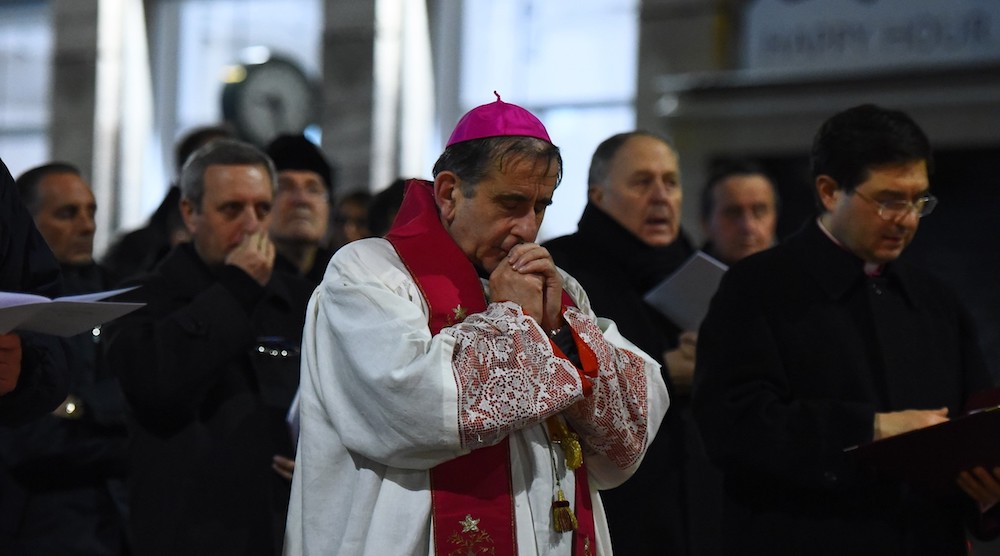 Via Crucis a Pieve con l’arcivescovo Delpini  “Bella, ma quanti disagi”
