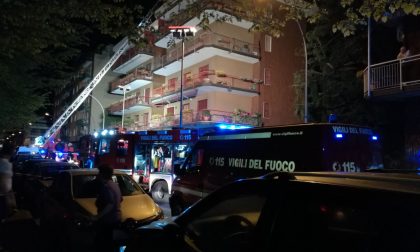 Incendio in appartamento a Cesano, distrutto dalle fiamme (FOTO)