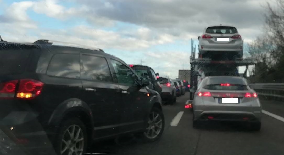 Tre incidenti in un’ora | Tangenziale bloccata e code di almeno due ore