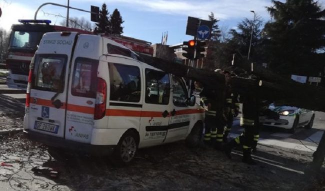 Truffa a Trezzano | Finti soccorritori raccolgono fondi per la Croce Verde