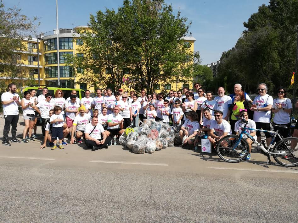 Plogging sull’Alzaia del Naviglio, cento runners la puliscono di corsa (FOTO)