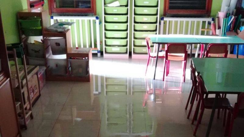 Il giorno dopo | Chiusa scuola Papa Giovanni anche domani. Genitori arrabbiati FOTO