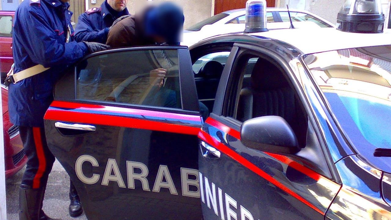 Sostanze dopanti e farmaci in casa: arrestato carabiniere di Rozzano