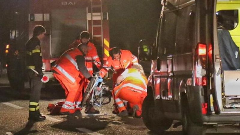 Suv travolge auto, muore una donna di 42 anni