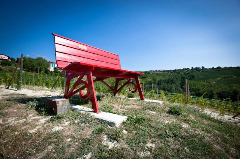 Una giornata nel Roero tra panchine grandi e cibo eccellente FOTO