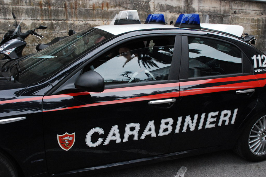 Fermato dai carabinieri: “Andavo dalla fidanzata”. Denunciato per violazione delle norme anti contagio