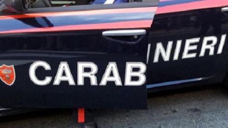 Sequestra ragazza dopo averla adescata su Badoo: arrestato 33enne di Rozzano