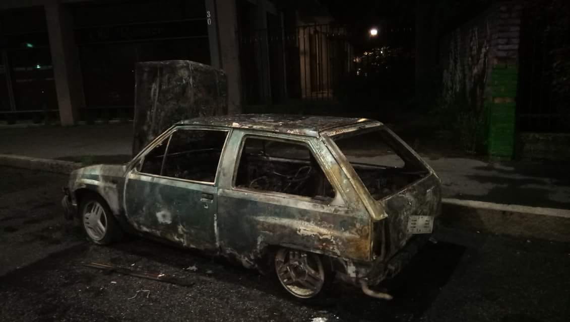 Rubano auto e seminano il panico a Cesano Boscone