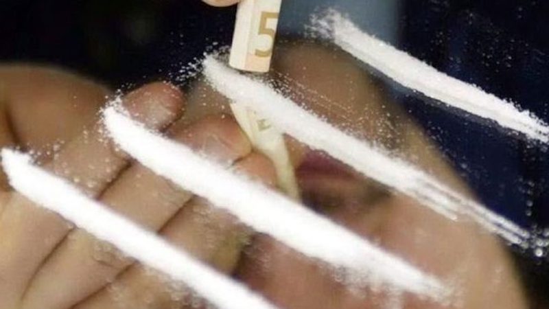 Spacciavano cocaina con appuntamenti presi sui social: tre arrestati