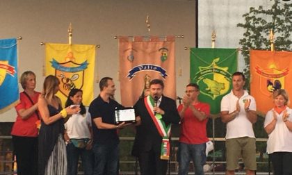 Dino Tripodi premiato dal sindaco di Assago e dal Comitato Regionale della Lombardia