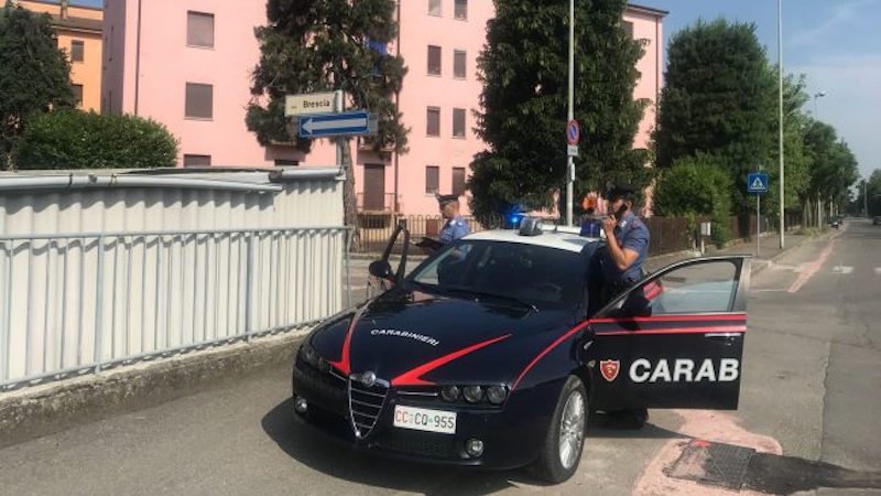 Evade dai domiciliari, ritrovato sul balcone della donna maltrattata