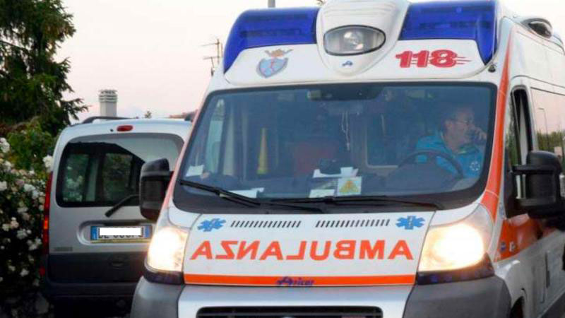 Incidente sul lavoro, operaio ferito in via Volta rischia l’amputazione