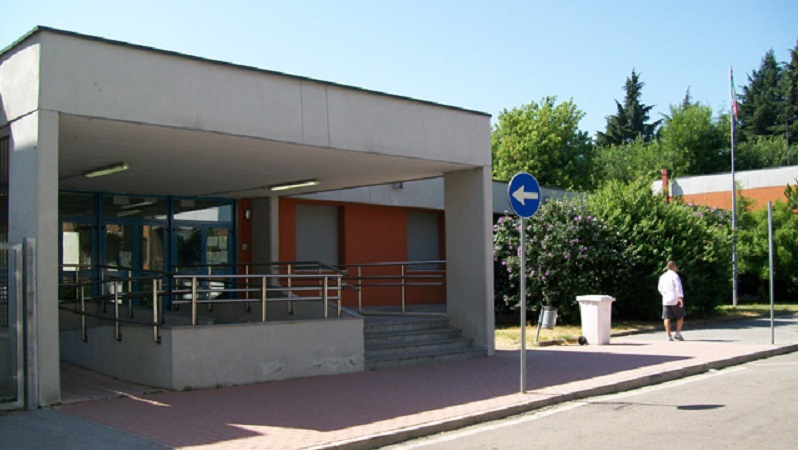 Nuovo prato scuola materna Lelio Basso di via Giacosa