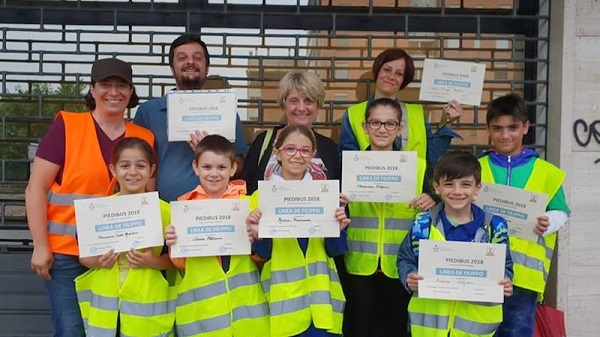 “Saltellare per le vie della città”: il servizio piedibus per i bambini delle elementari