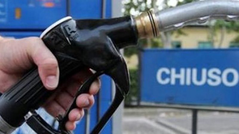 Sciopero benzinai revocato, i distributori rimangono aperti
