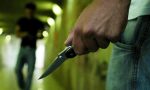 Minacciano con coltello un 15enne: fermata coppia di rapinatori