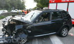 Brucia il semaforo rosso e travolge un'auto: donna in gravi condizioni FOTO - VIDEO