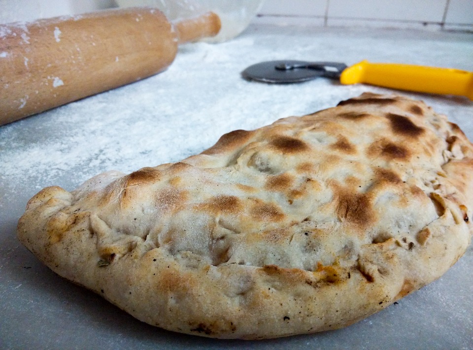 Come preparare un calzone ripieno