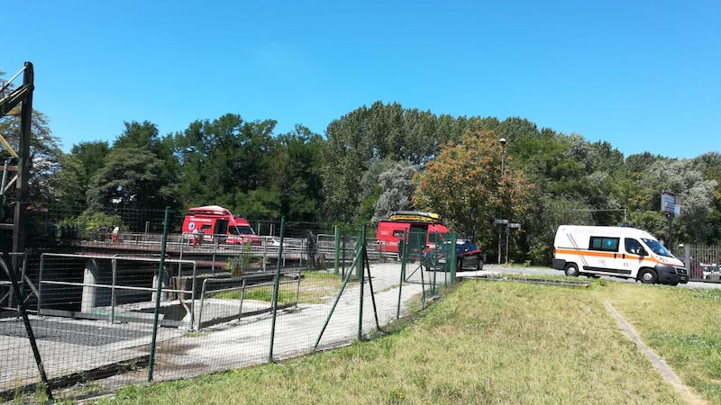 C’è un corpo nel Lambro, ma è un falso allarme