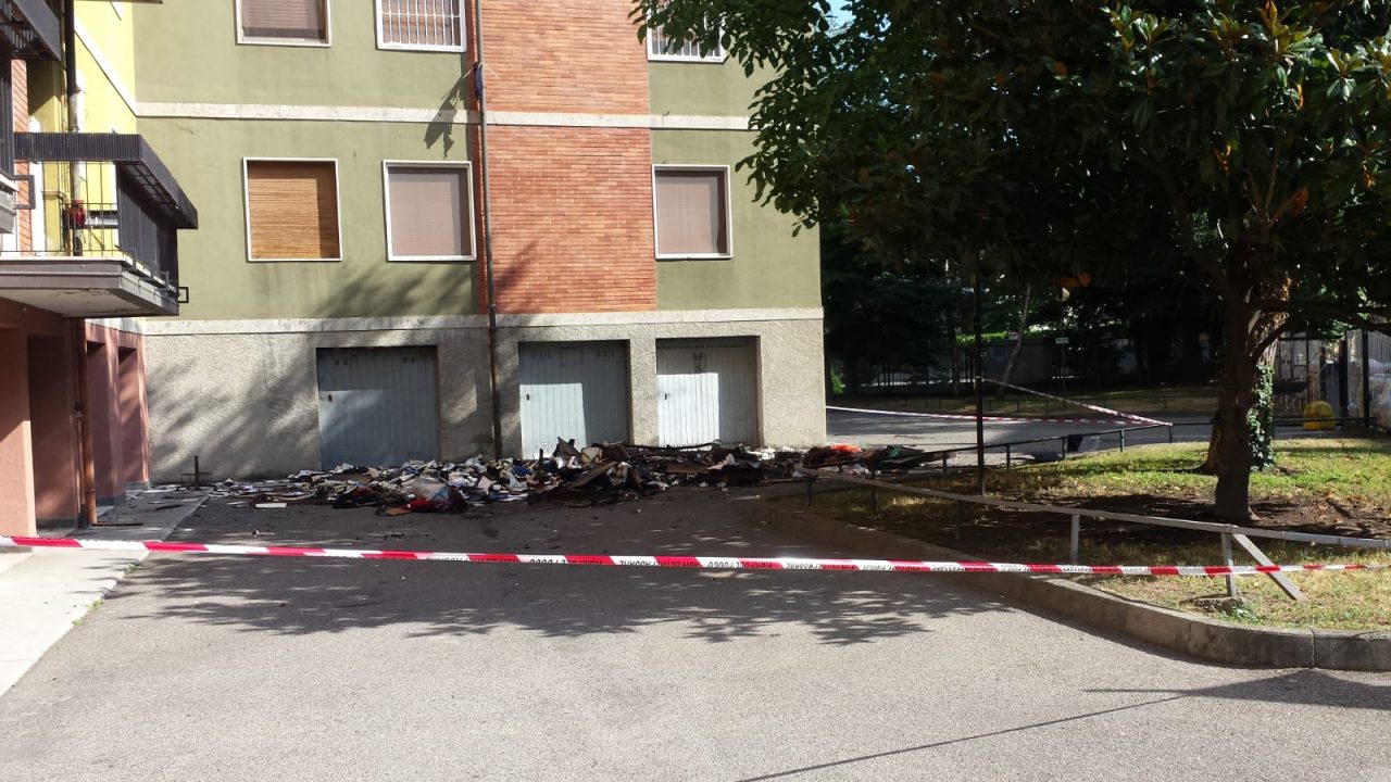 Incendio Trezzano, scatta la solidarietà tra i cittadini per le famiglie coinvolte