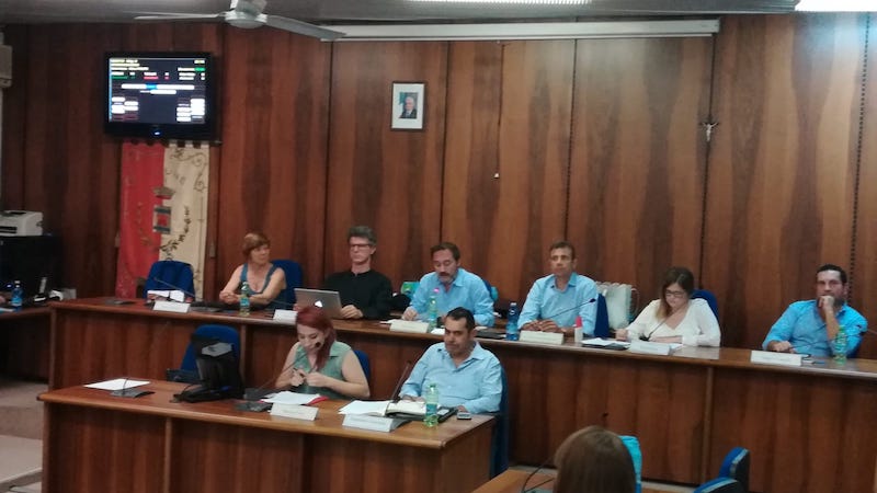 Sfiducia a Pruiti, maggioranza compatta al fianco del sindaco FOTO