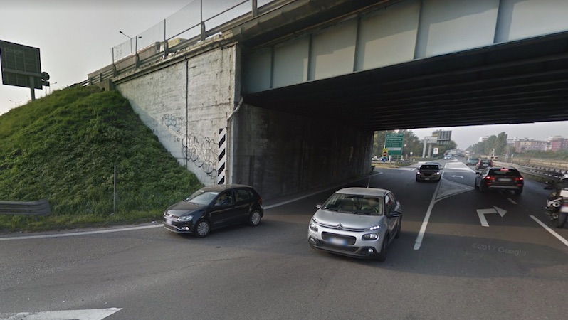 Sversamento liquidi sull’asfalto: traffico in tilt sulla tangenziale e Vecchia Vigevanese