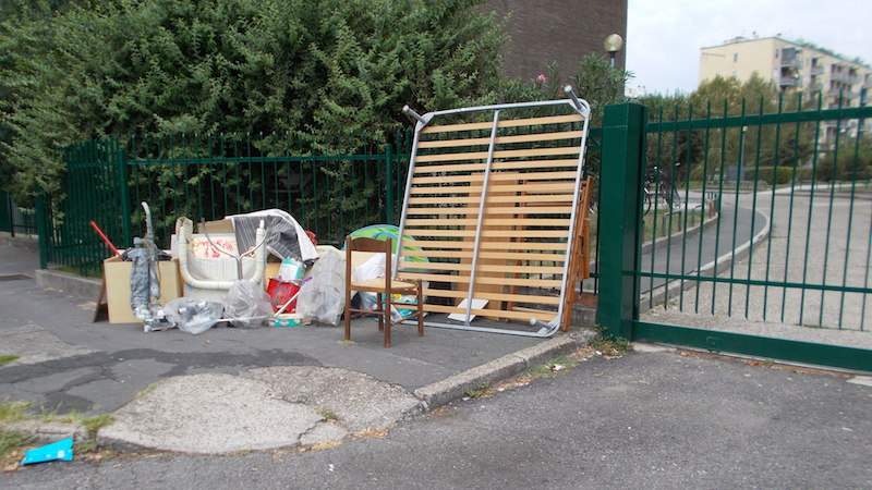 Nuovo caso di incuria e inciviltà al quartiere Giardino