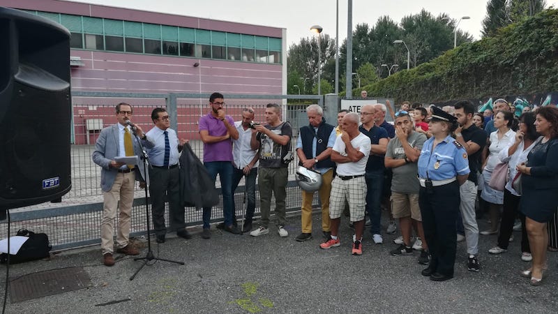 Assemblea pubblica Burgo, in centinaia alla manifestazione FOTO