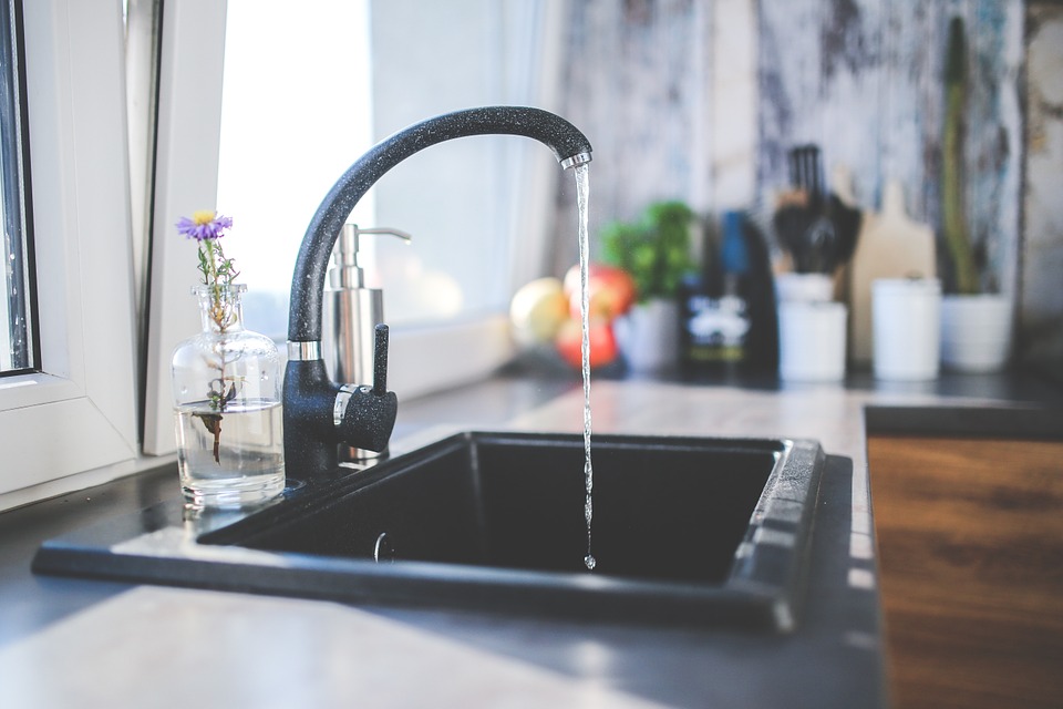 Acqua di casa, come risparmiare litri preziosi