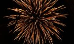 Festeggia il compleanno con i fuochi d'artificio a Rozzano: 200 euro di multa