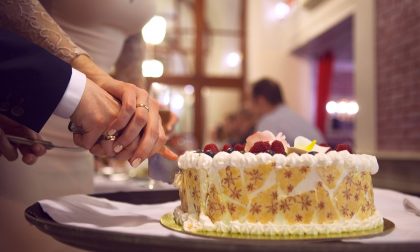 Torta nuziale e confetti, dolci tradizioni matrimoniali