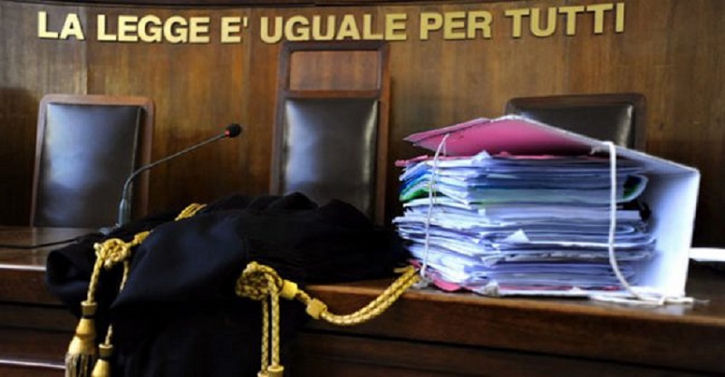 Abusi sulla nipote, nonno condannato a otto anni
