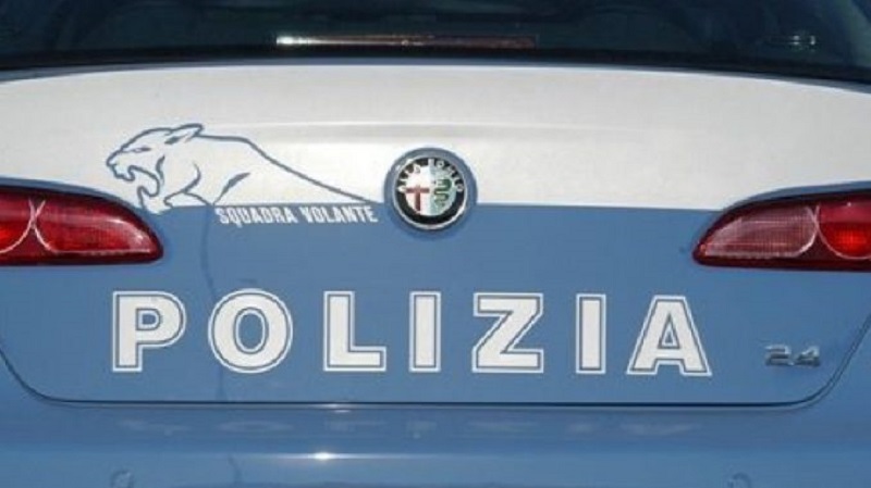 Droga in casa e piante di marijuana nel box: arrestato 25enne