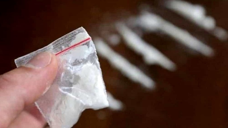 Droga pagata con i buoni pasto: arrestato spacciatore